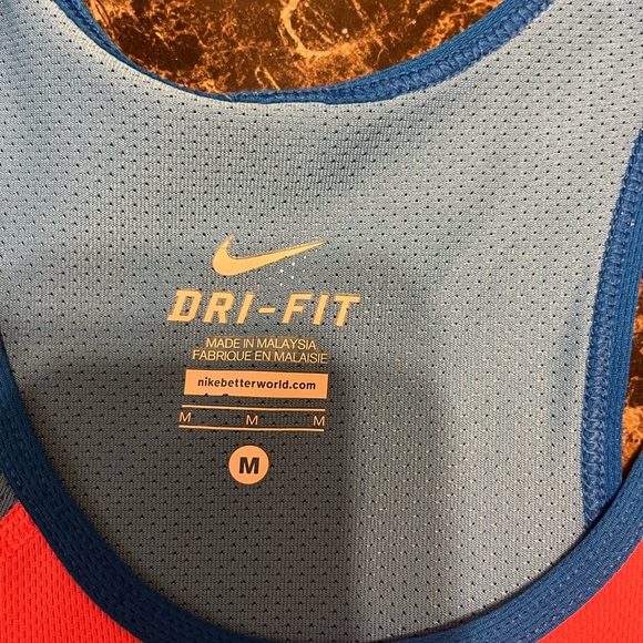 Women’s Nike dri fit shirt. - Picture 3 of 5